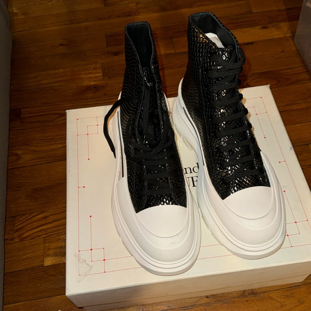 ALEXANDER MCQUEEN BOOTS